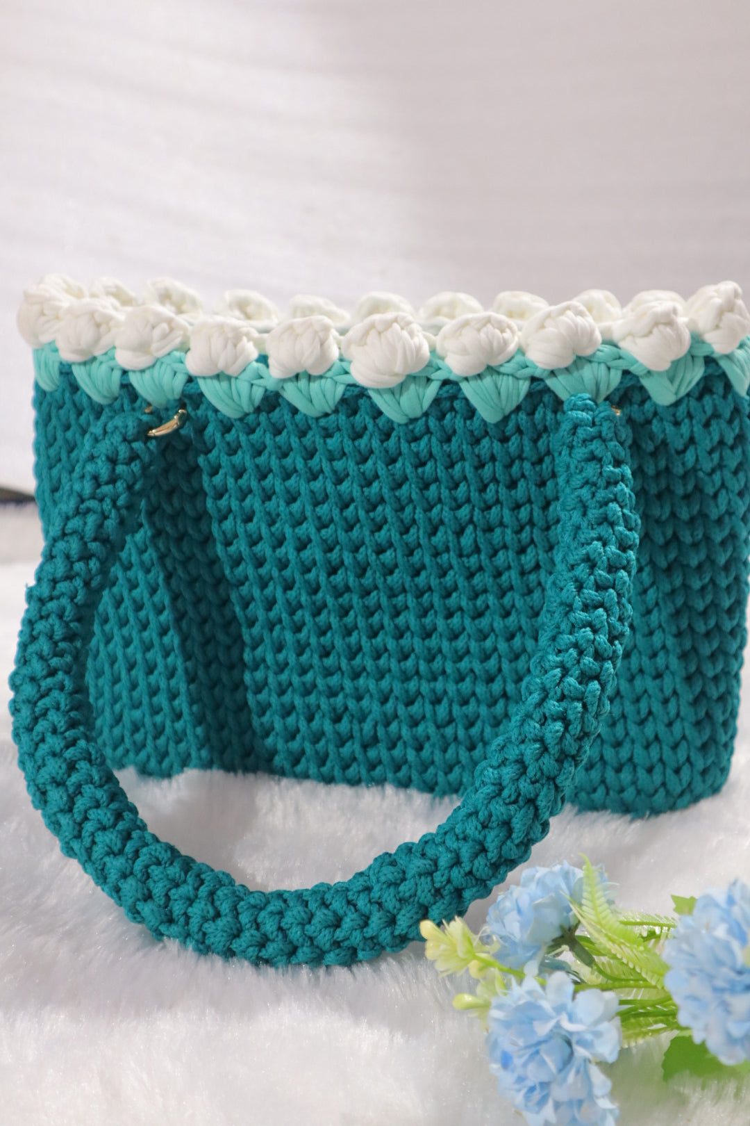 Emerald Tote with White Tulips