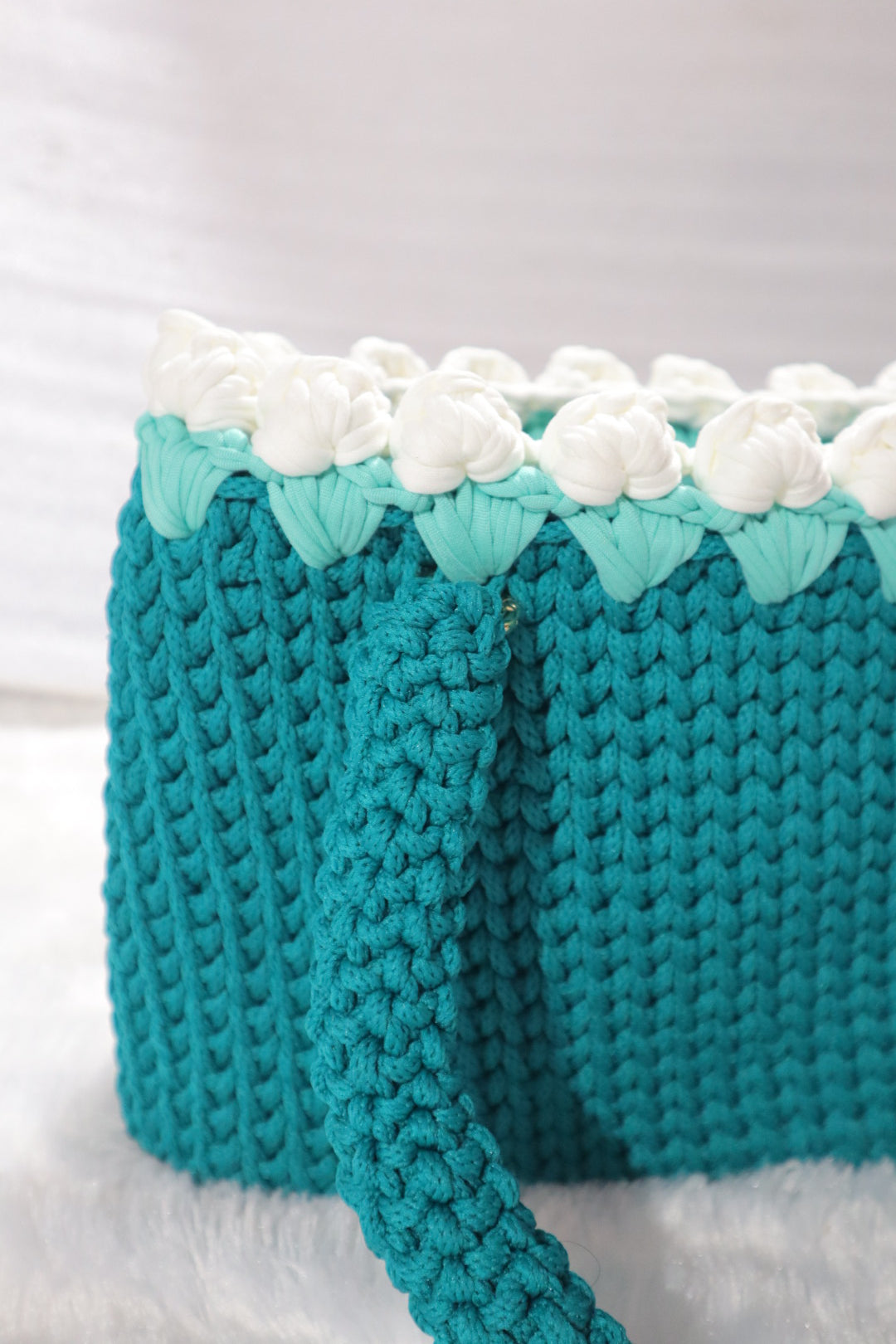 Emerald Tote with White Tulips