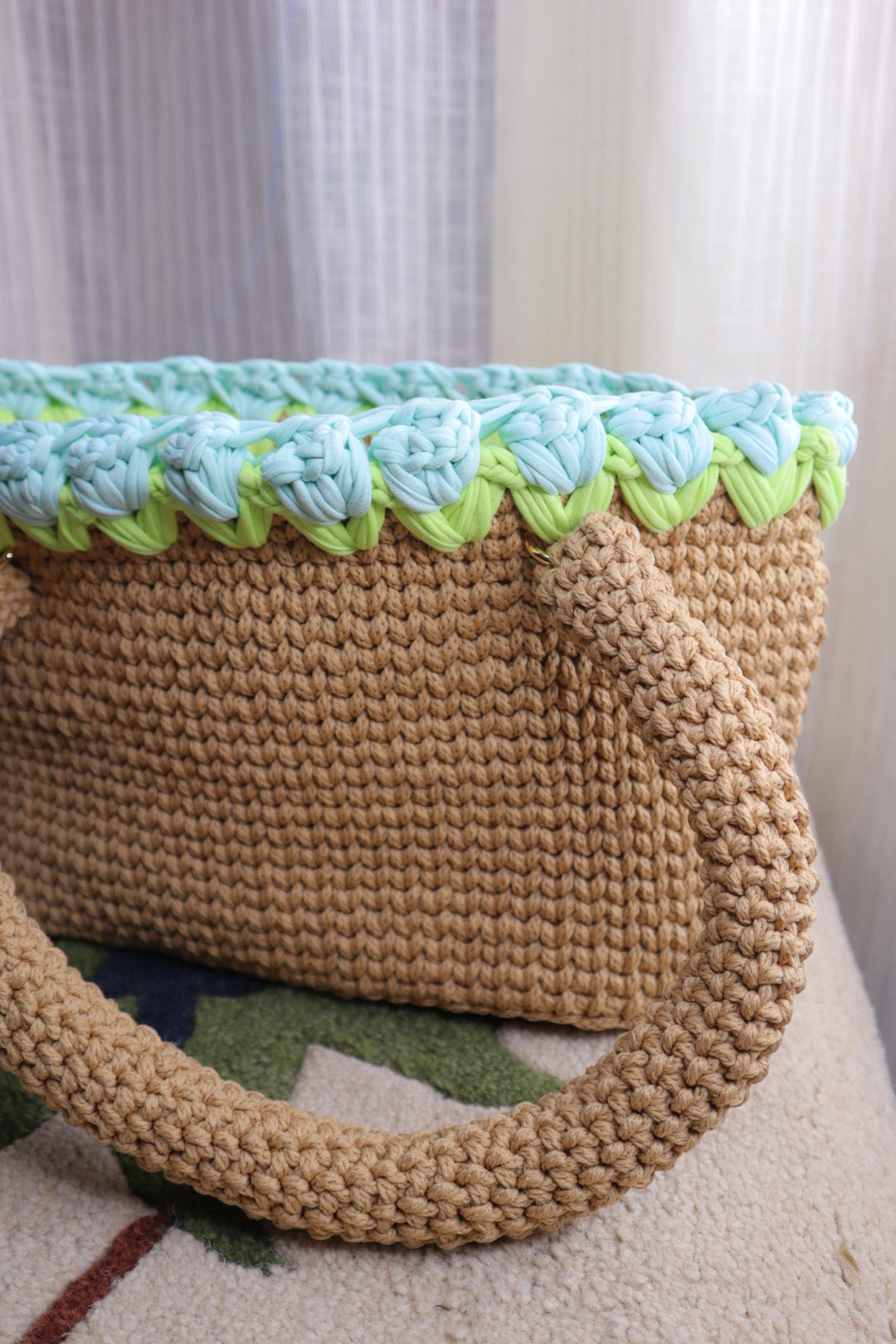 Beige Crochet Tote With Light Blue Tulips
