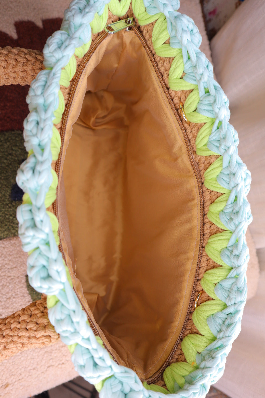 Beige Crochet Tote With Light Blue Tulips