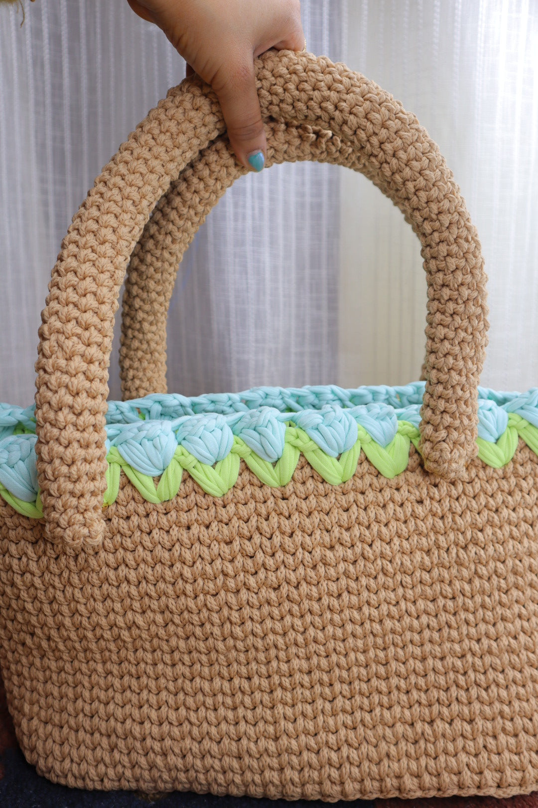 Beige Crochet Tote With Light Blue Tulips