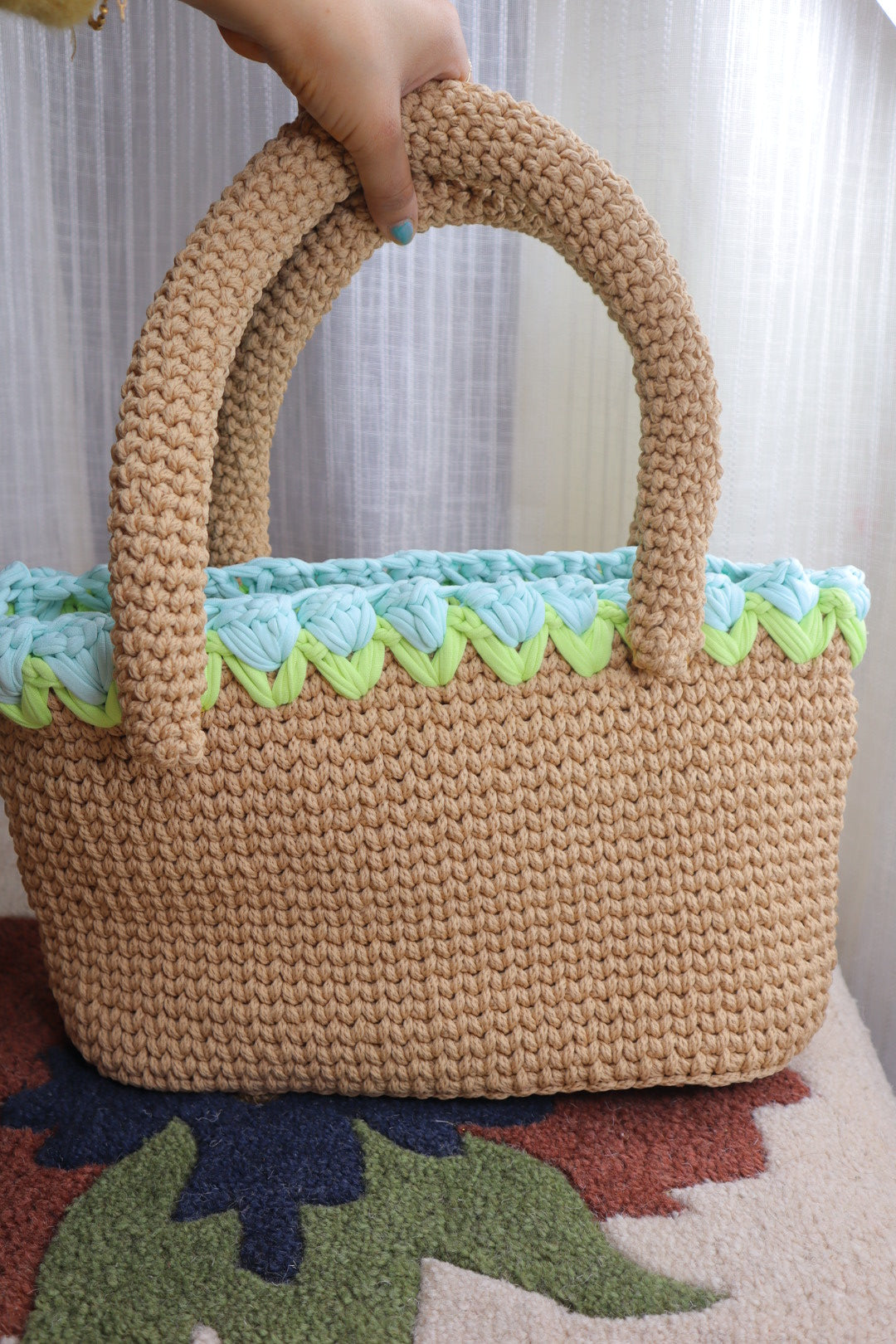 Beige Crochet Tote With Light Blue Tulips