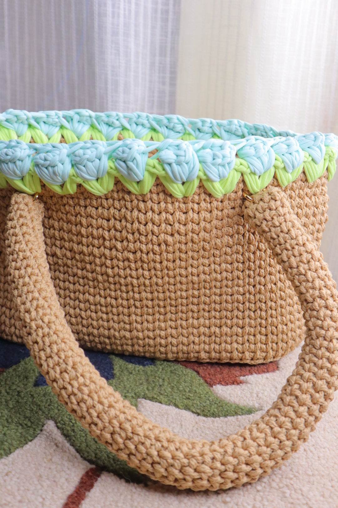 Beige Crochet Tote With Light Blue Tulips