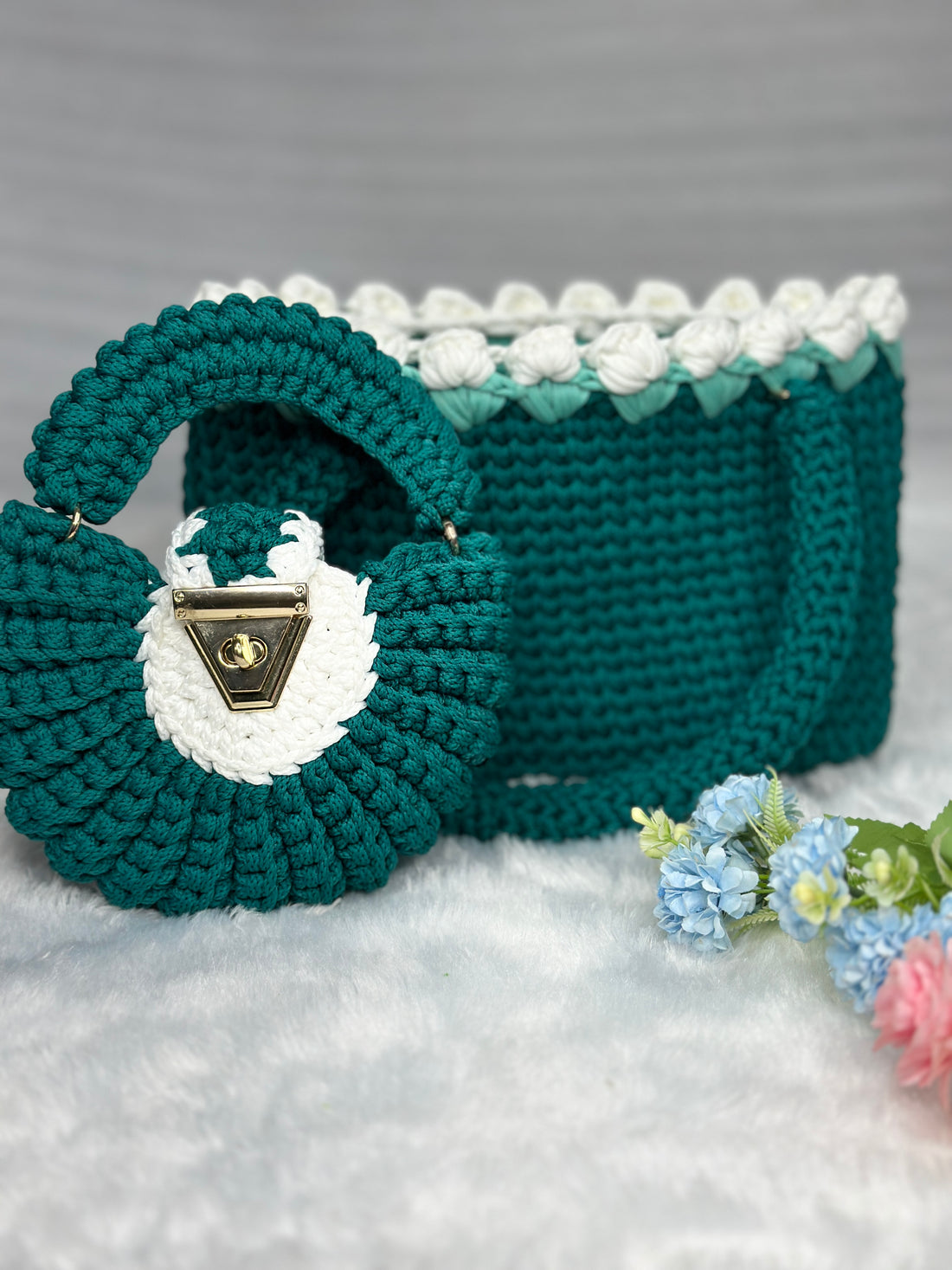 Emerald Tote with White Tulips